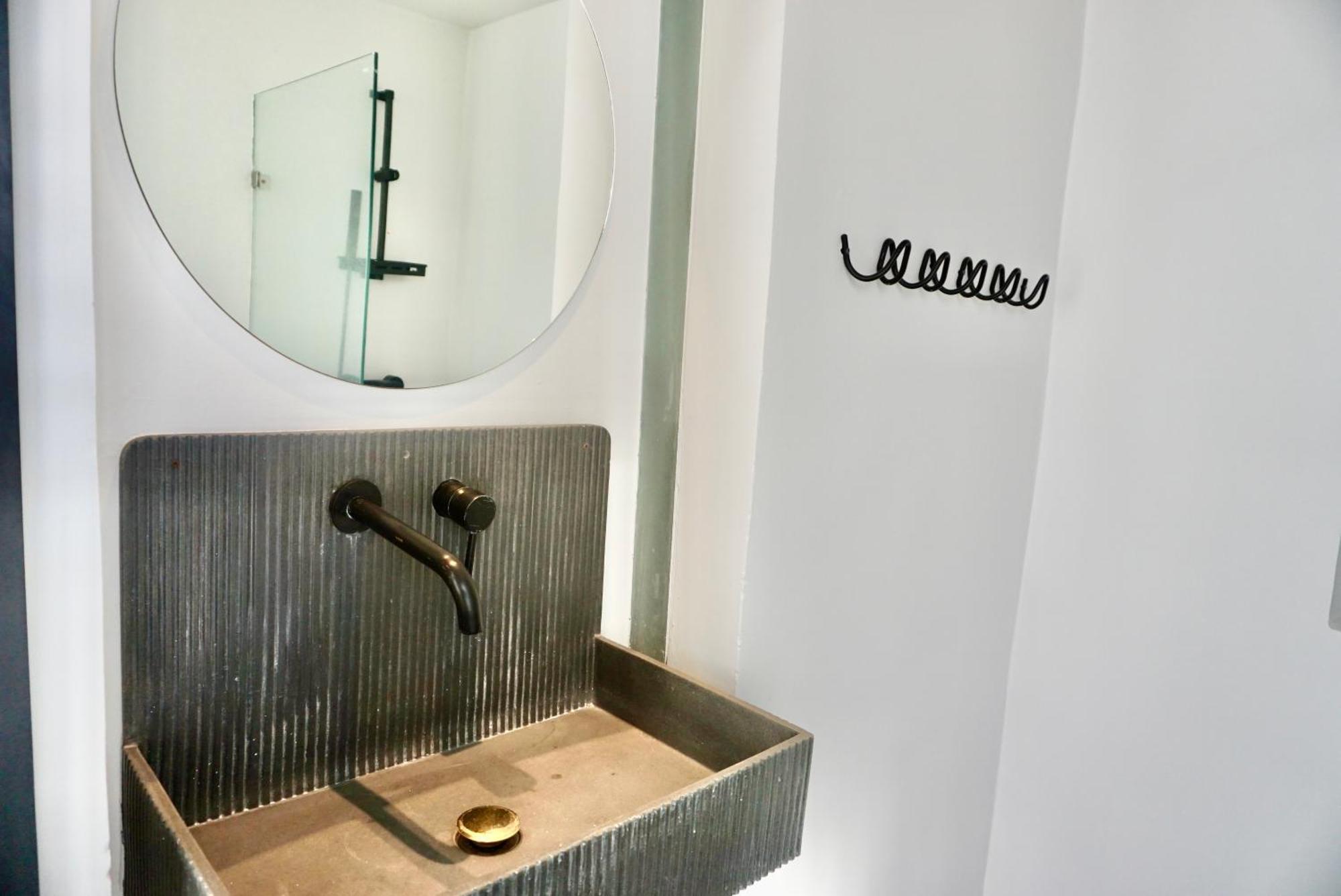 Hash Apartment With Unique Chill Design At Silom Soi 3 Bangkok Eksteriør billede