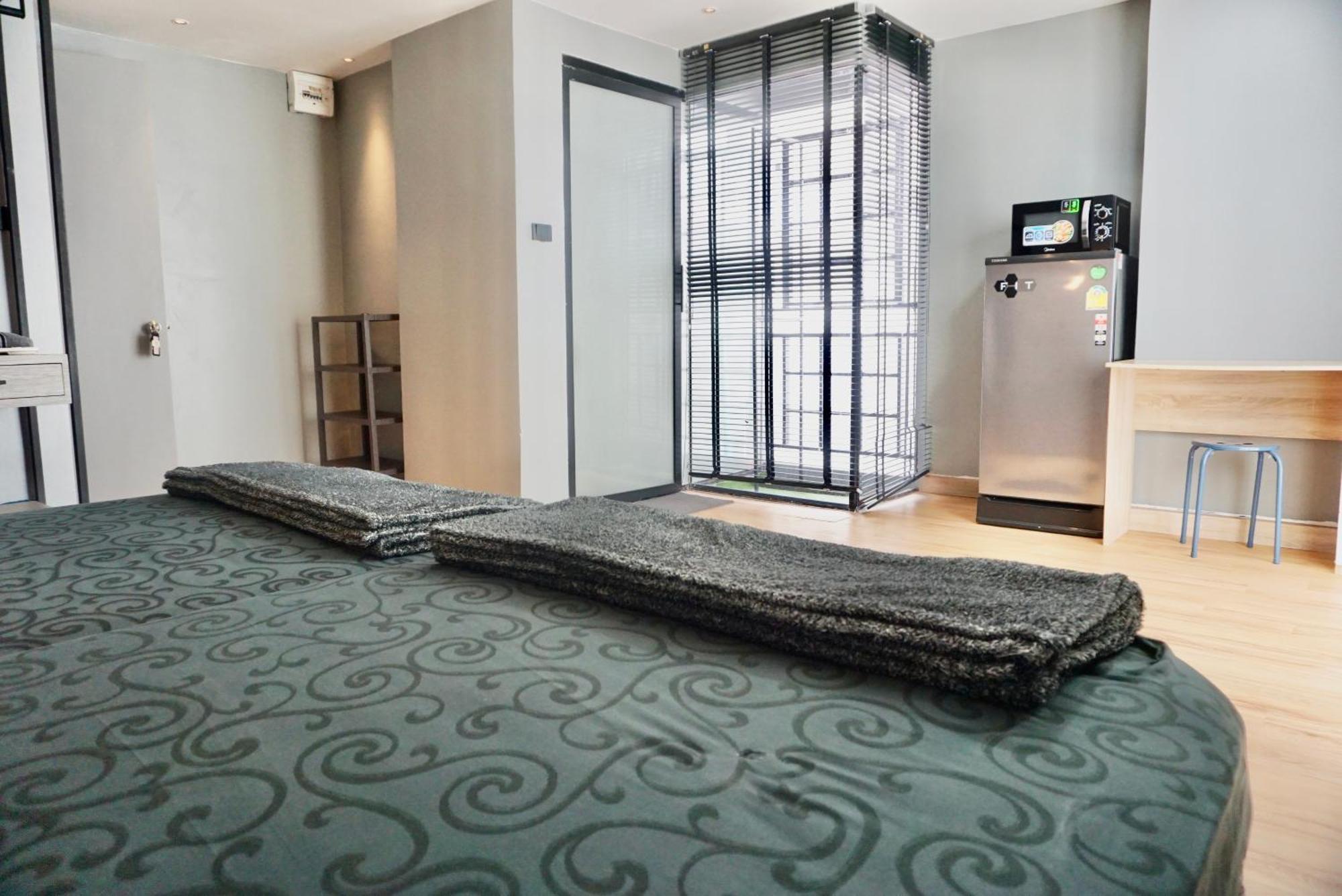 Hash Apartment With Unique Chill Design At Silom Soi 3 Bangkok Eksteriør billede