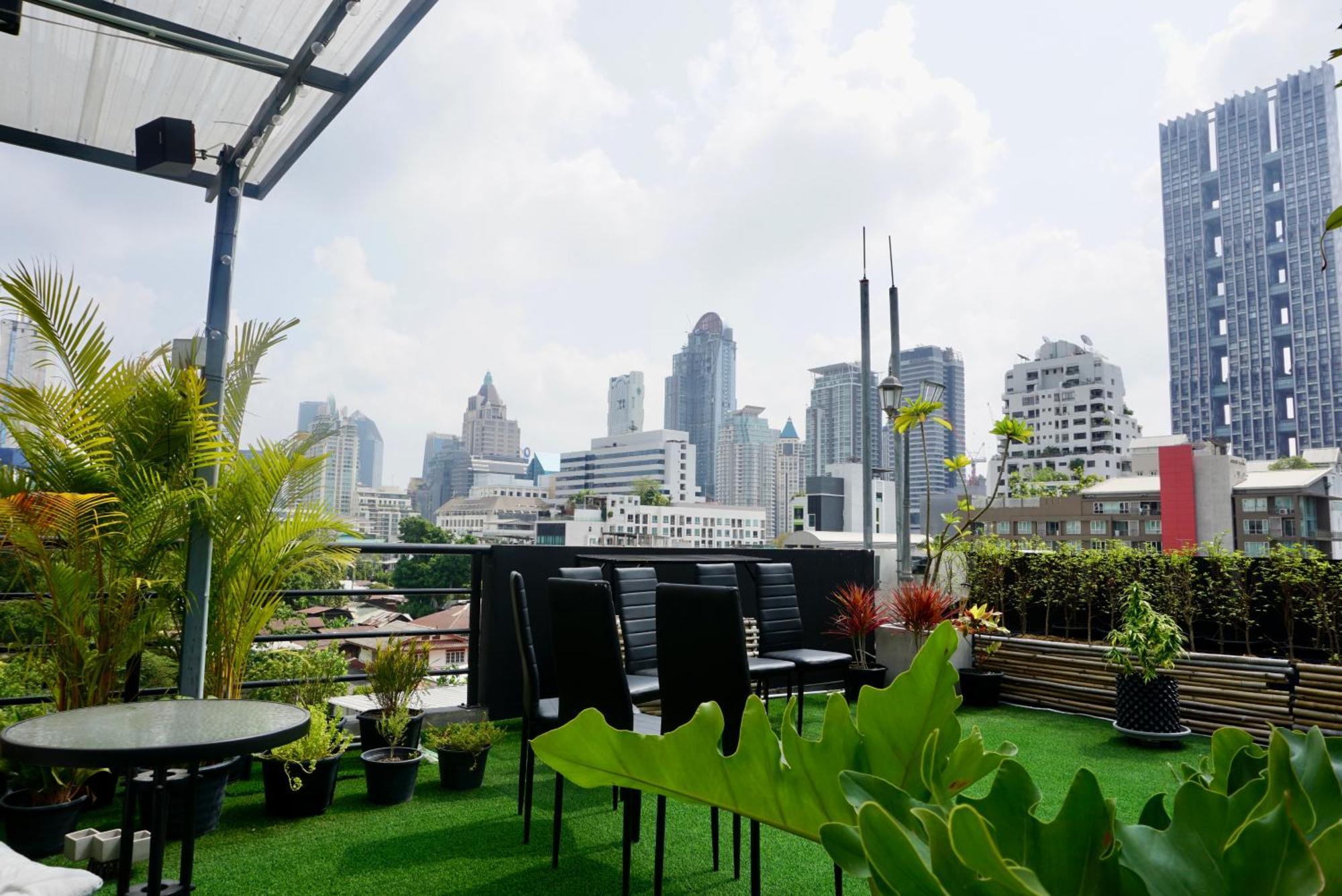 Hash Apartment With Unique Chill Design At Silom Soi 3 Bangkok Eksteriør billede