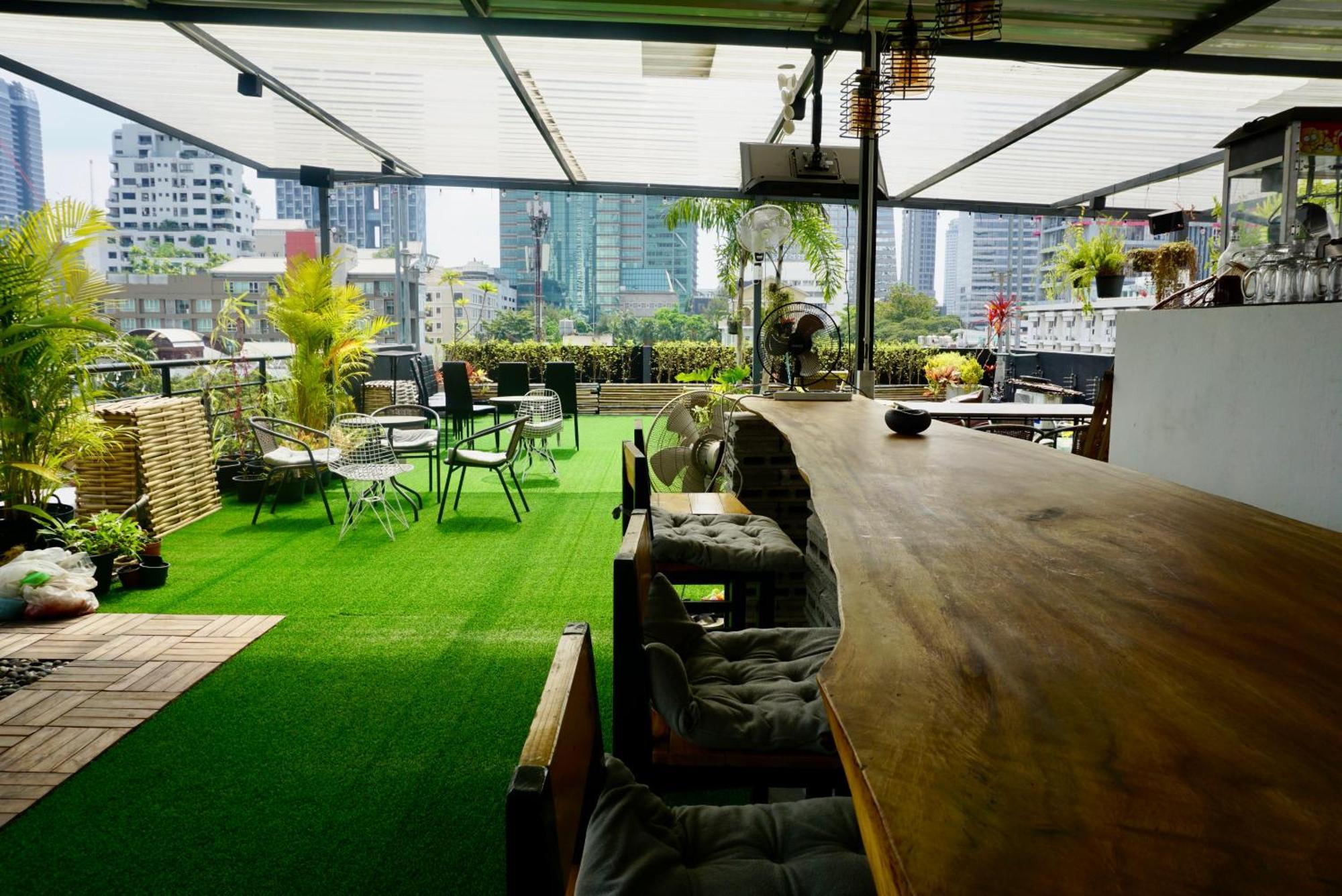 Hash Apartment With Unique Chill Design At Silom Soi 3 Bangkok Eksteriør billede