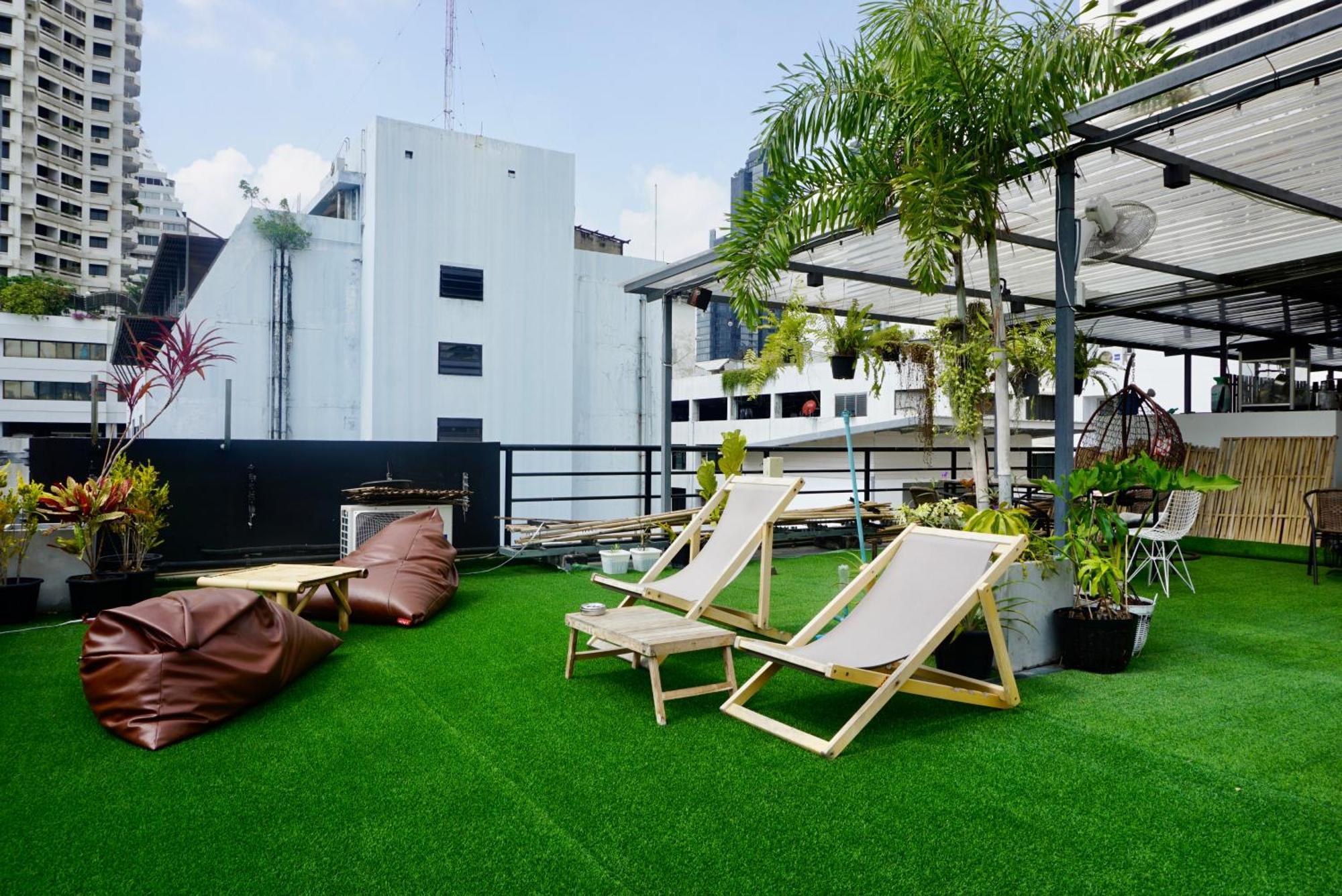 Hash Apartment With Unique Chill Design At Silom Soi 3 Bangkok Eksteriør billede
